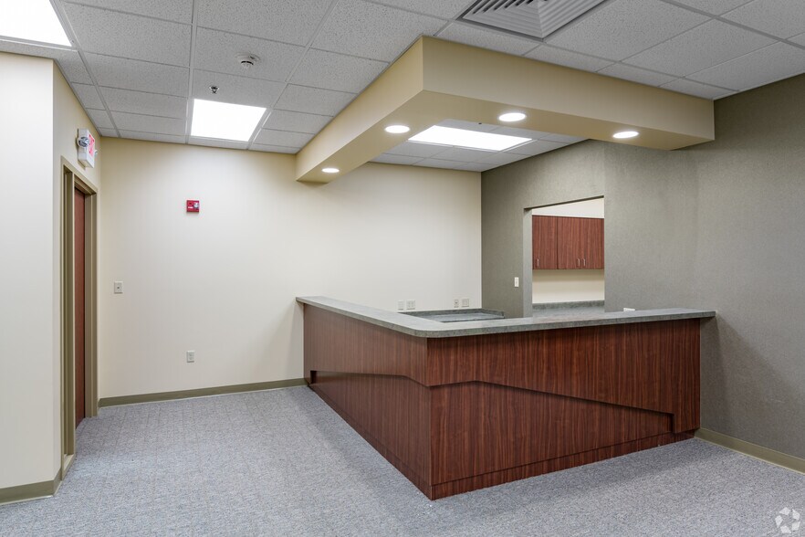 More Photos Of 60101 Bodnar Blvd, Mishawaka Medical For Lease