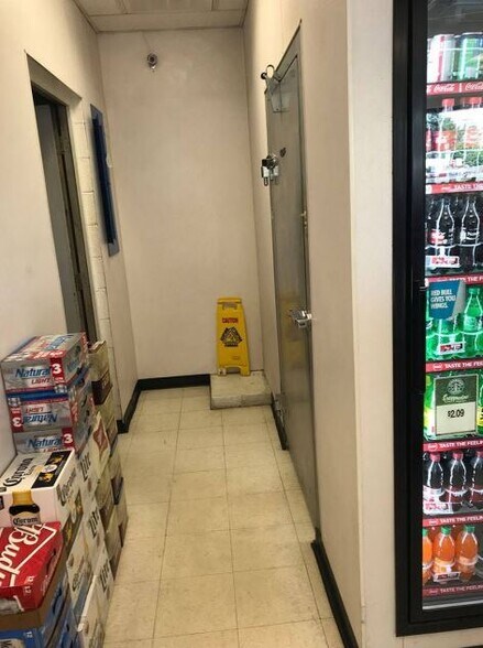 More Photos Of 302 N Main St, Fuquay Varina Convenience Store For Sale