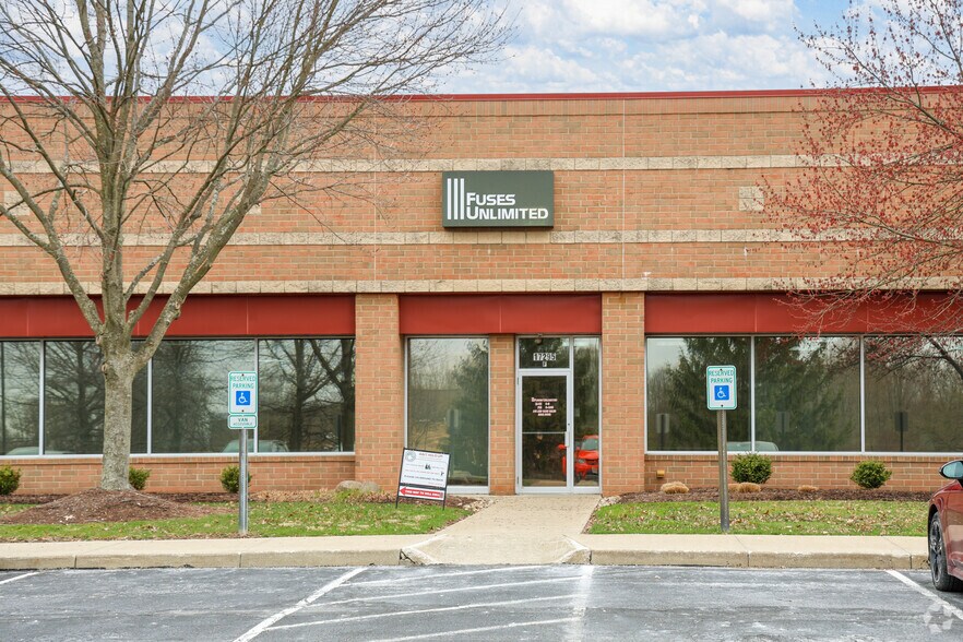 More Photos Of 17295 Foltz Industrial Pky, Strongsville Light Manufacturing For Lease