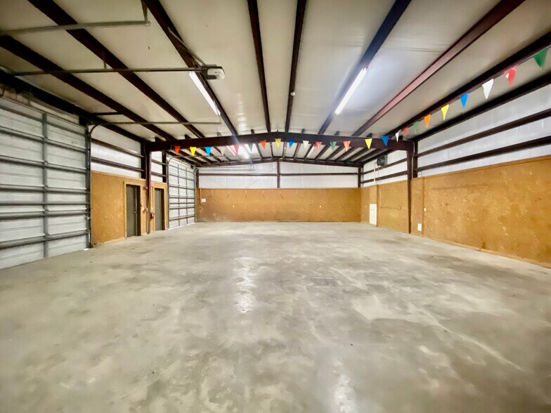 More Photos Of 6556-6560 Westwood Blvd, Beaumont Light Manufacturing For Lease