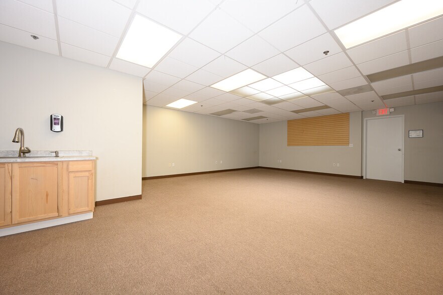 More Photos Of 17971 Euclid St, Fountain Valley Medical For Lease