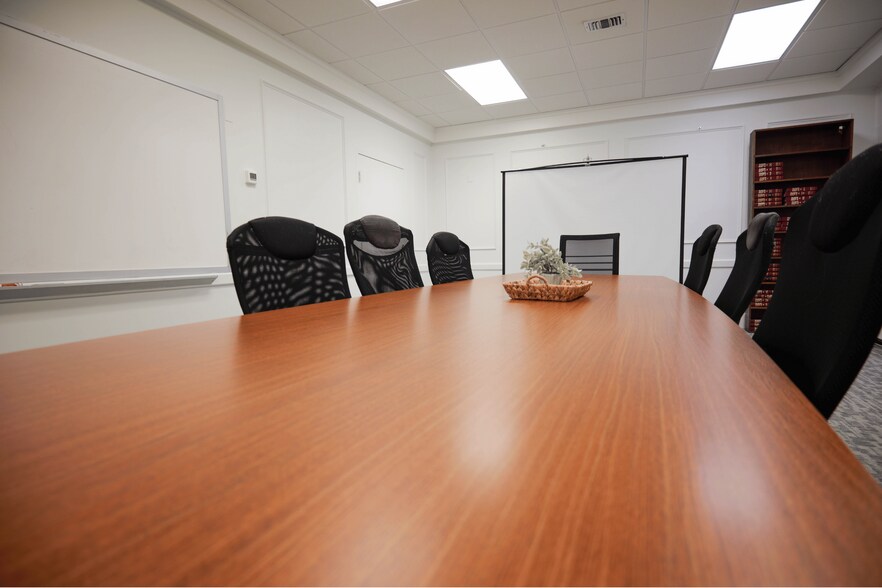 More Photos Of 1062 E Lancaster Ave, Bryn Mawr Apartments For Lease