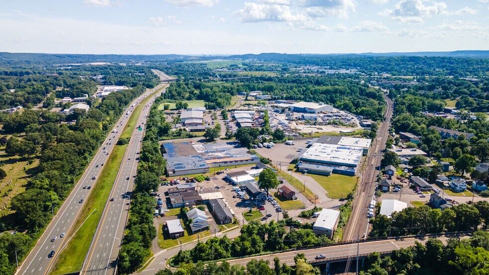 More Photos Of 59 Old Broadway E, North Haven Showroom For Sale