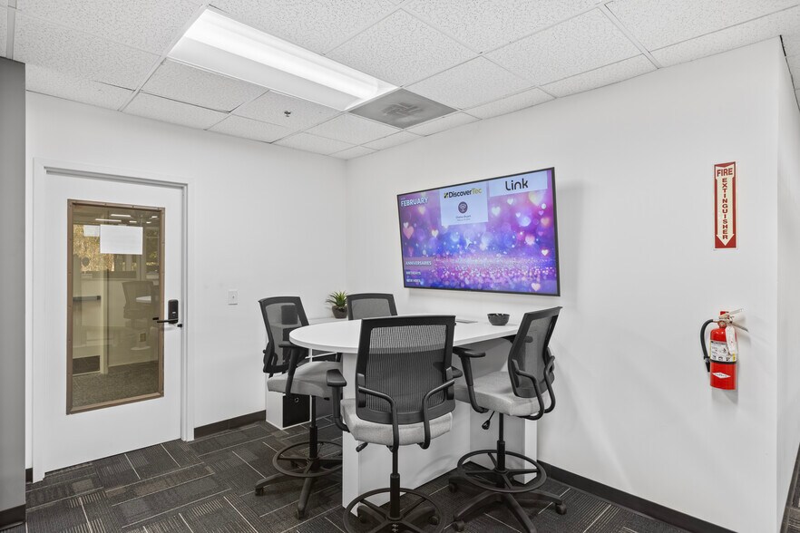 More Photos Of 7751 Belfort Pky, Jacksonville Office For Sale