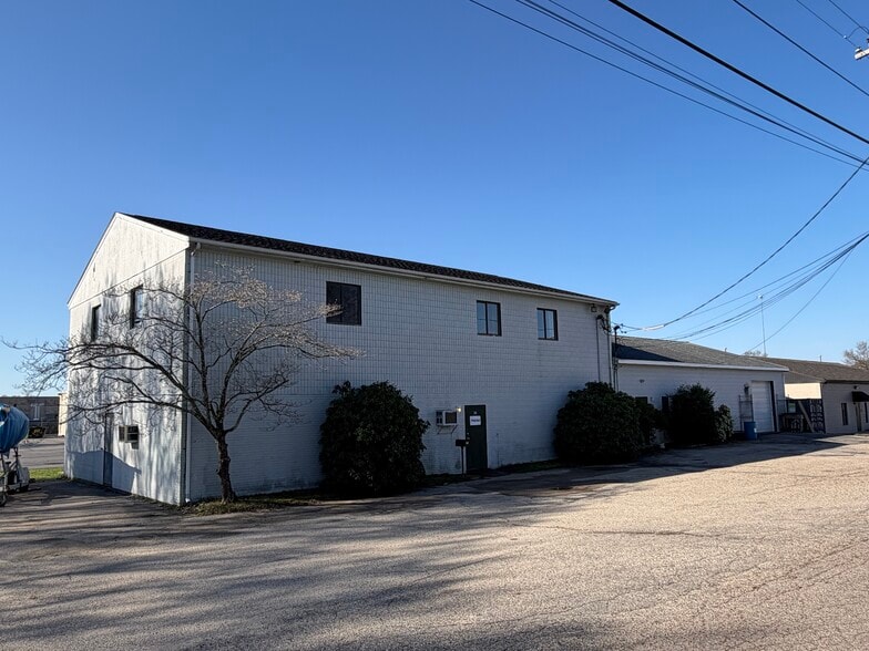 Primary Photo Of 14 Minnesota Ave, Warwick Office For Sale