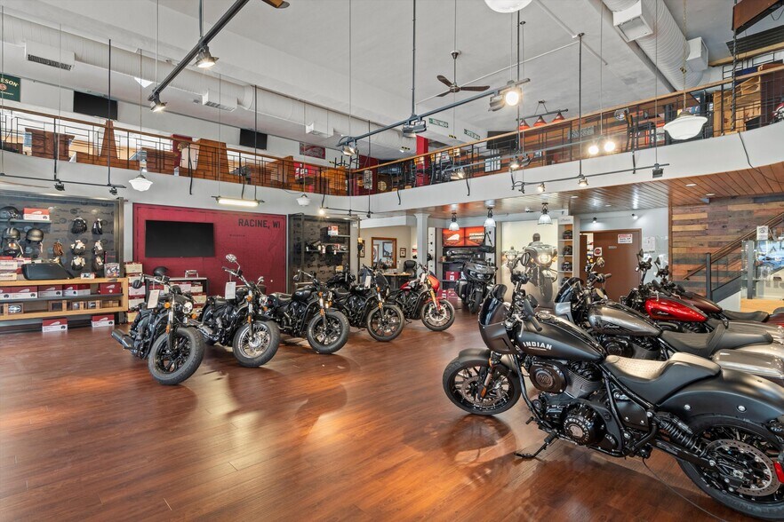 More Photos Of 522 6th St, Racine General Retail For Sale