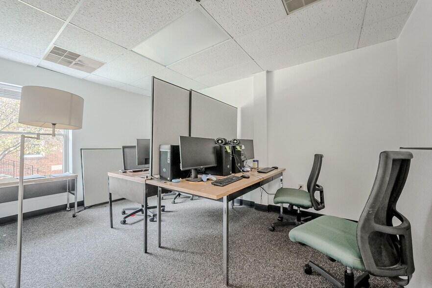 More Photos Of 77 E Main St, Newark Loft Creative Space For Sale