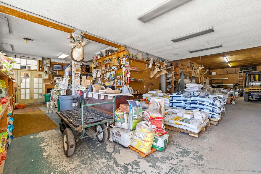 More Photos Of 649 Columbia Rd, Chester General Retail For Sale