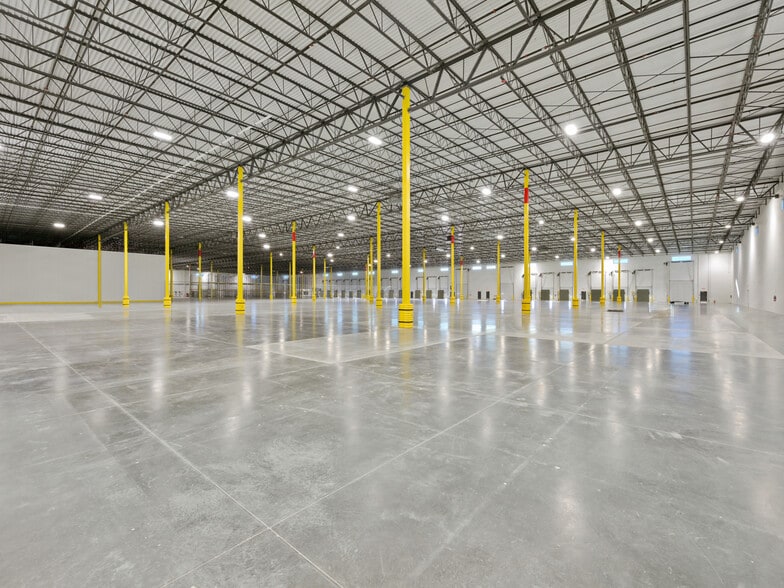 More Photos Of 2825 Riverside Pky, Grand Junction Warehouse For Lease