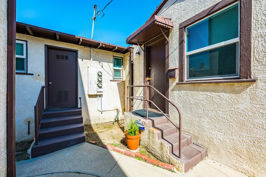 More Photos Of 550-552 E Verdugo Ave, Burbank Apartments For Sale