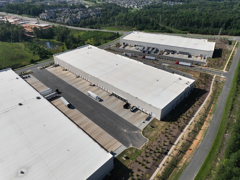 More Photos Of 10812 Bryton Corporate Center Dr, Huntersville Unknown For Lease