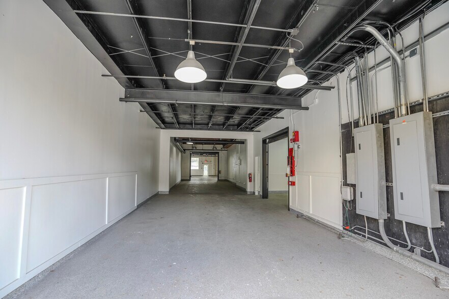 More Photos Of 2640-2646 SW 28th Ln, Miami Manufacturing For Sale