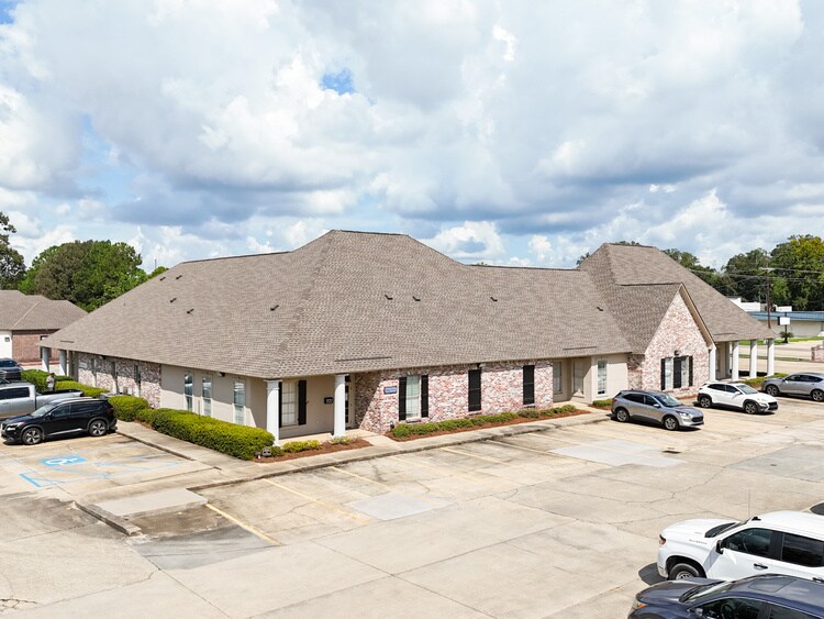 More Photos Of 13348 Coursey Blvd, Baton Rouge Medical For Sale