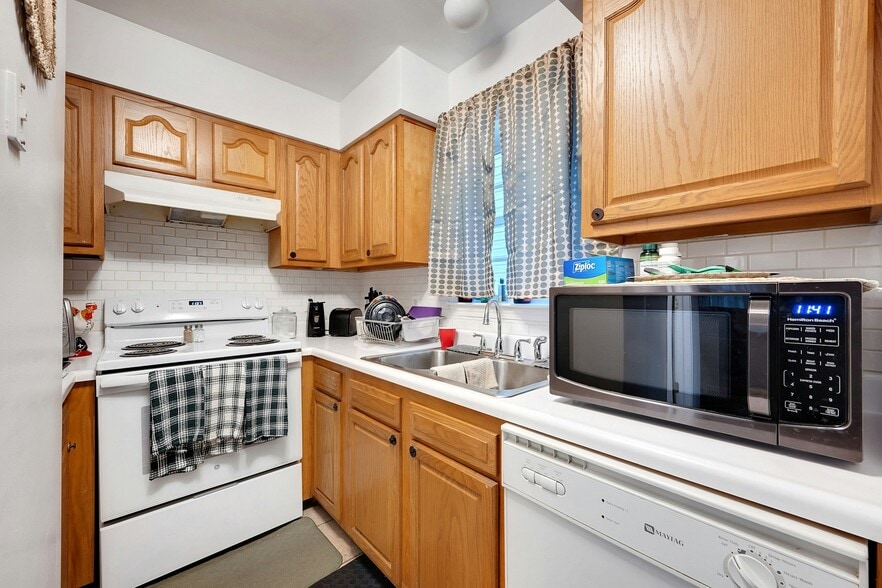 More Photos Of , Stamford Multifamily For Sale