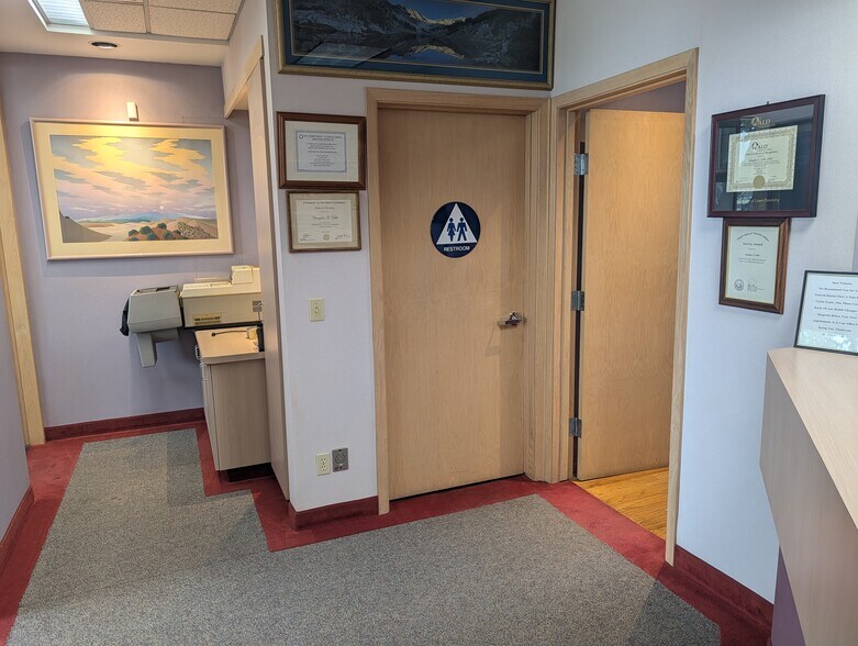More Photos Of 1128 N Chinowth St, Visalia Medical For Sale