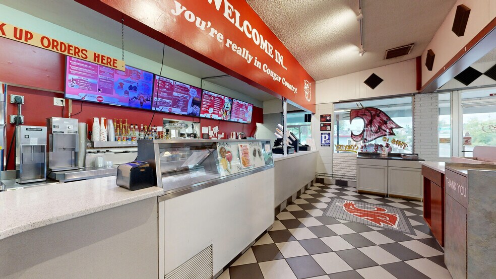 More Photos Of 760 N Grand Ave, Pullman Restaurant For Sale