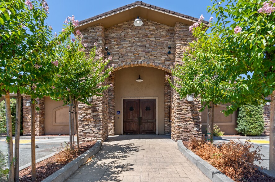 More Photos Of 1180 Airport Park Blvd, Ukiah Restaurant For Sale