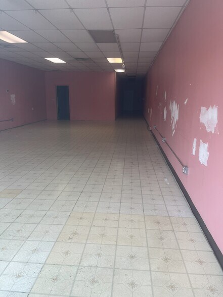 More Photos Of 230 E Blackstock Rd, Spartanburg Freestanding For Lease