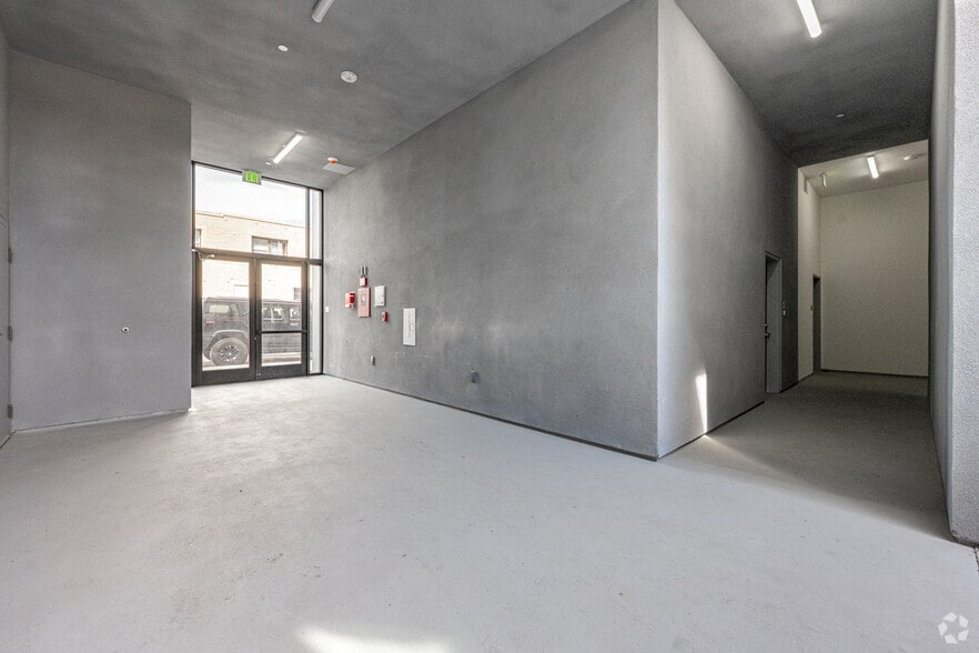 More Photos Of 300 W 60th St, Los Angeles Apartments For Sale