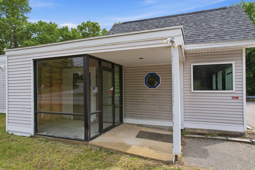 More Photos Of 310 N State St, Concord Auto Dealership For Lease