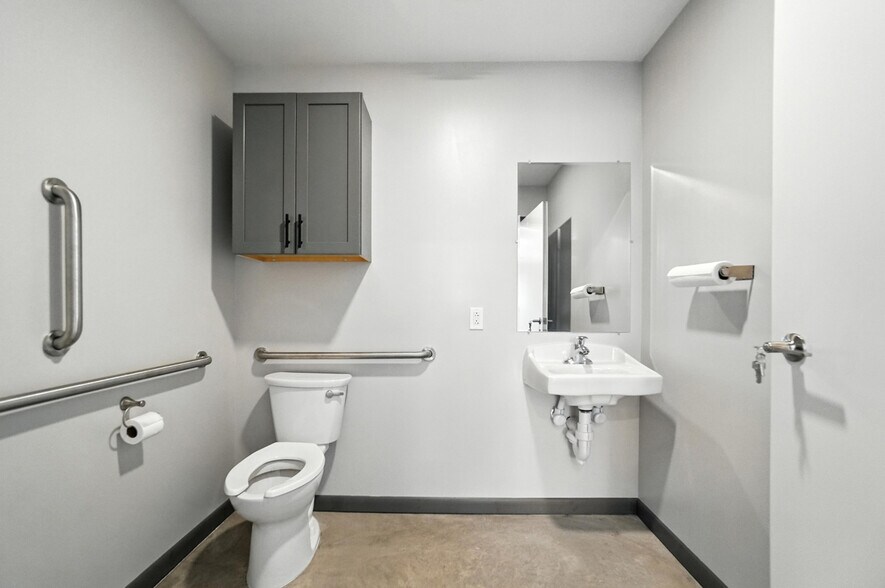 More Photos Of 126 Lotze St, Findlay Flex For Sale