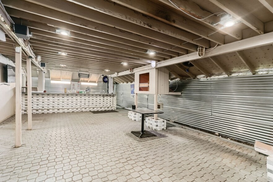 More Photos Of 1662 W Mound St, Columbus Restaurant For Sale