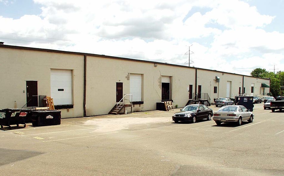 More Photos Of 101 Witmer Rd, Horsham Township Flex For Lease