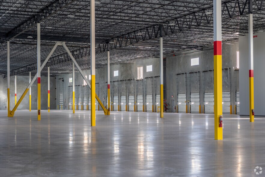 More Photos Of 6115-6150 Tri County Commerce Way, Fort Myers Unknown For Lease