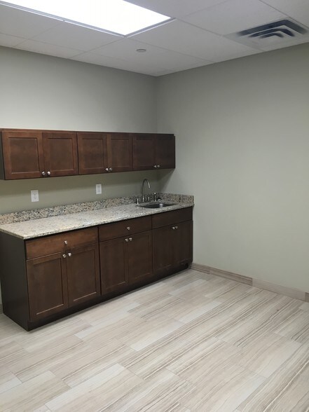 More Photos Of 280 State Route 35, Red Bank Medical For Lease