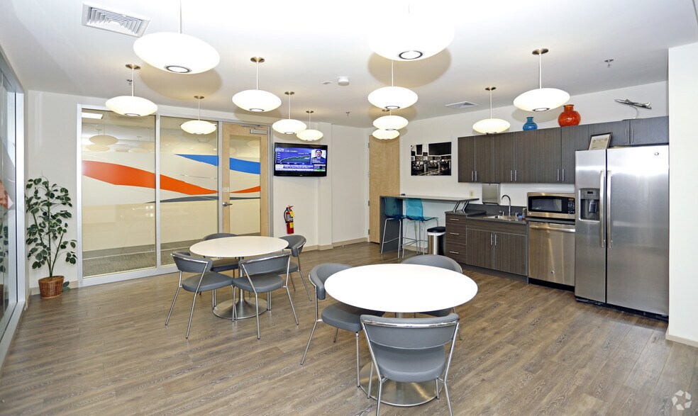 More Photos Of 450 Amwell Rd, Hillsborough Storefront Retail Office For Lease