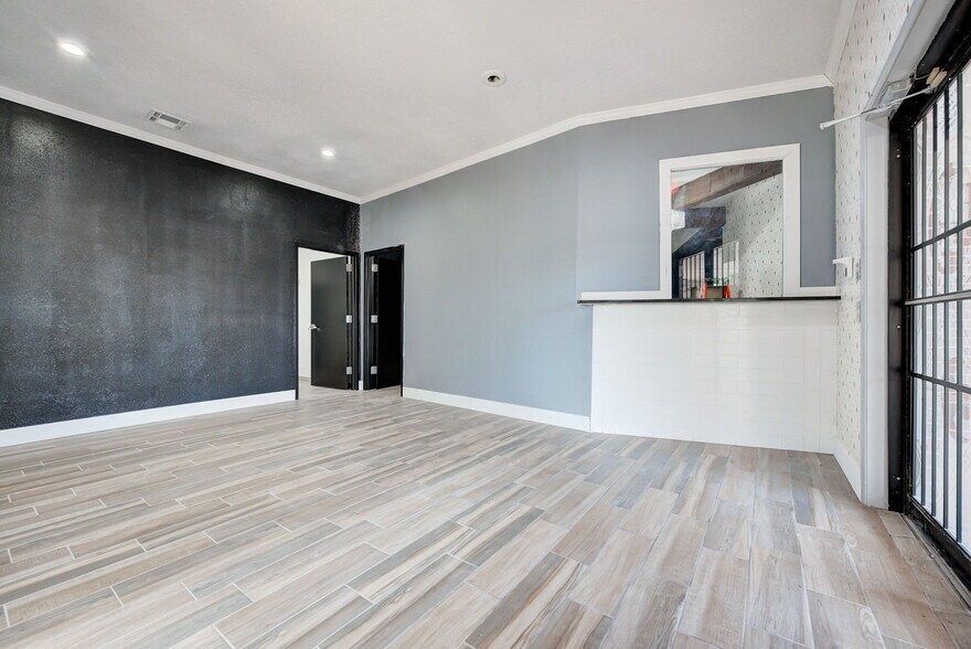 More Photos Of 7917 N May Ave, Oklahoma City Freestanding For Sale