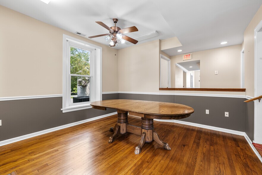 More Photos Of 410 Main St, Reisterstown Medical For Lease