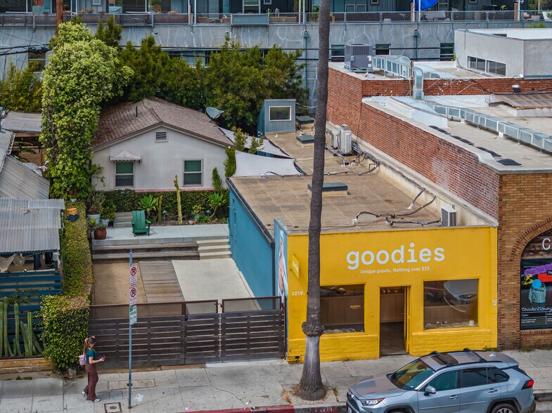 Primary Photo Of 1219 Abbot Kinney Blvd, Venice Storefront Retail Residential For Lease
