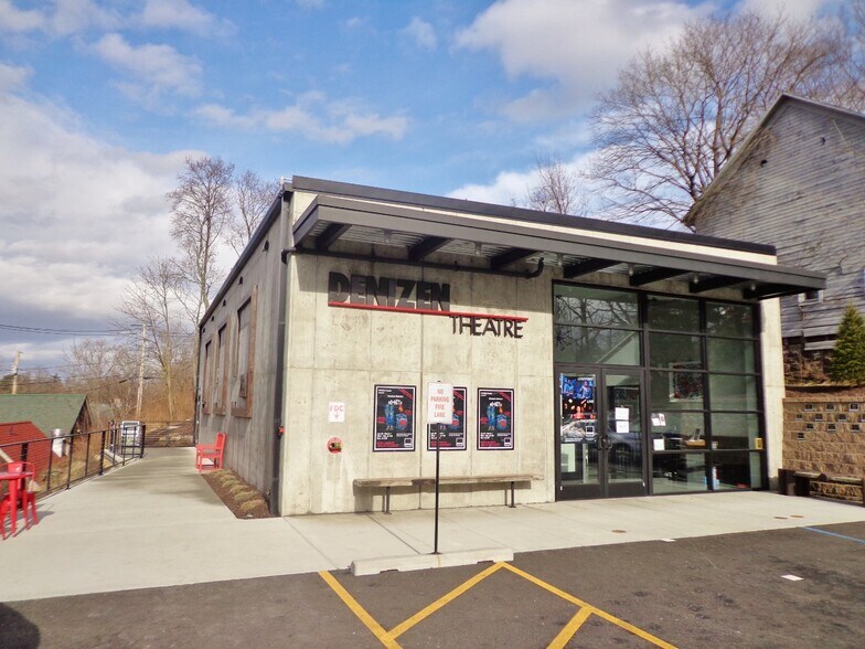 More Photos Of 11 Water St, New Paltz Freestanding For Sale