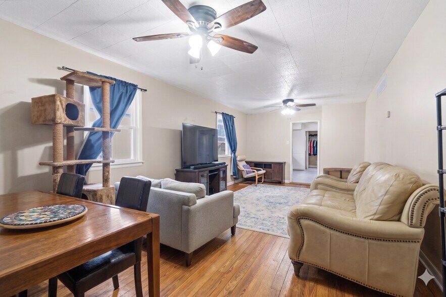 More Photos Of 16708 Frederick Rd, Mount Airy General Retail For Sale