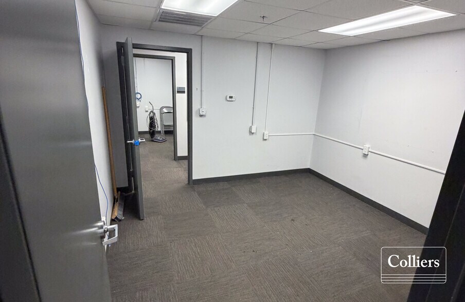 More Photos Of 1007 Bankton Cir, Hanahan Flex For Lease