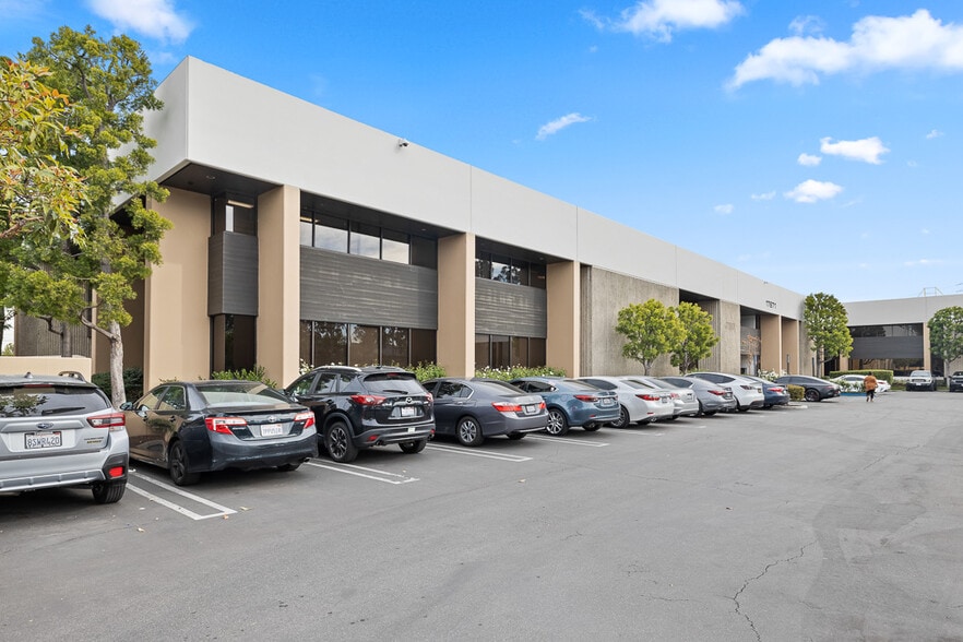 More Photos Of 17661-17671 Cowan, Irvine Office For Lease
