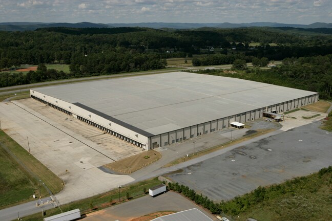 More Photos Of 212 Burlington Rd, Shannon Distribution For Lease