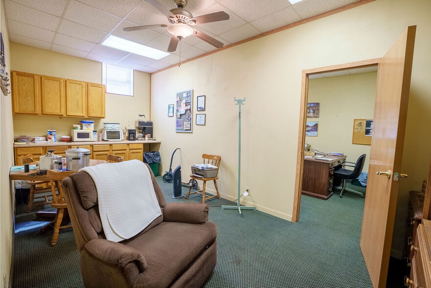 More Photos Of 167 Mill Run, Waverly Warehouse For Sale