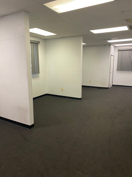 More Photos Of 1247 Brooks St, Ontario Land For Lease