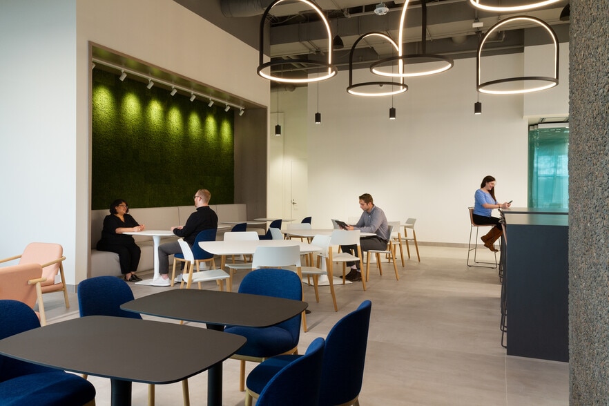 More Photos Of 3000 Pegasus Park Dr, Dallas Unknown For Lease