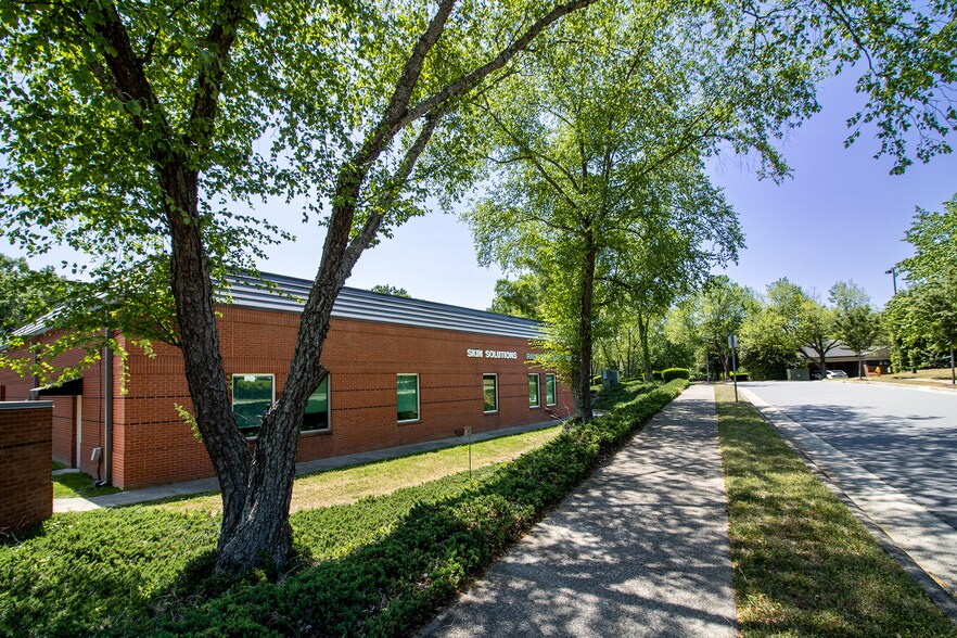 More Photos Of 800 Springfield Commons Dr, Raleigh Medical For Lease