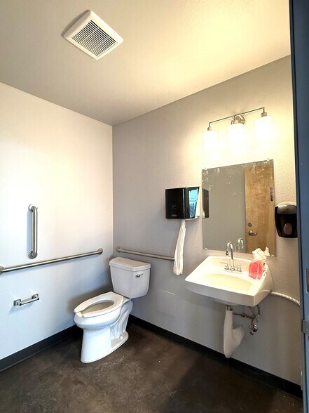 More Photos Of 5010 SE Witch Hazel Rd, Hillsboro Industrial For Lease