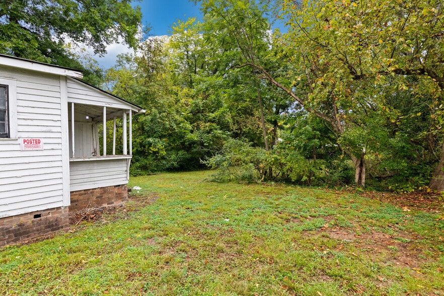 More Photos Of 226 E Main St, Sevierville Freestanding For Sale
