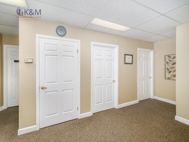 More Photos Of 10875 Main St, Fairfax Medical For Sale