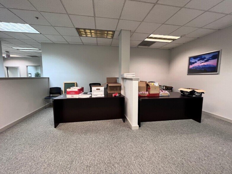 More Photos Of 415 Knollcrest Dr, Redding Office For Sale