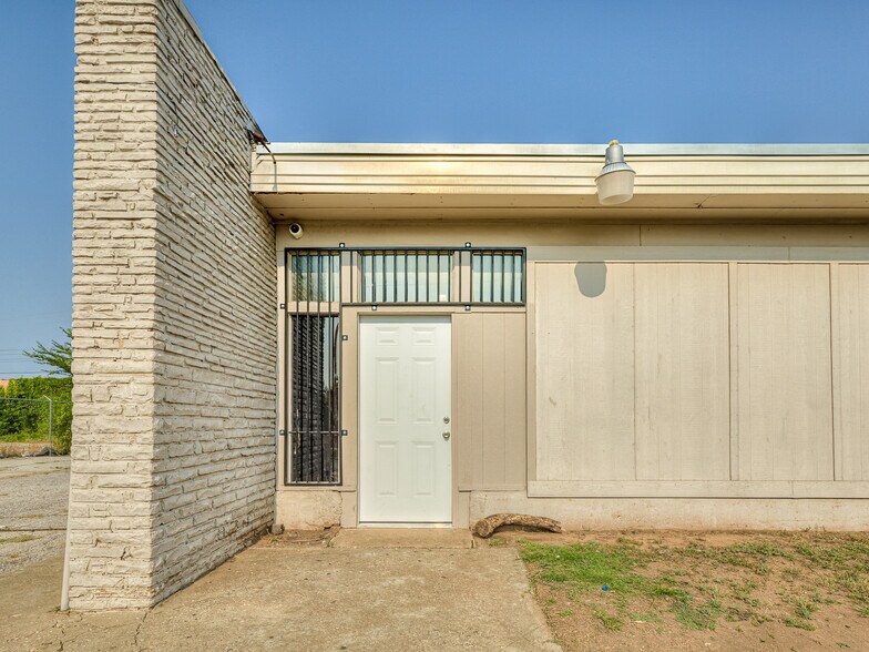 More Photos Of 901 N Virginia Ave, Oklahoma City Manufacturing For Lease