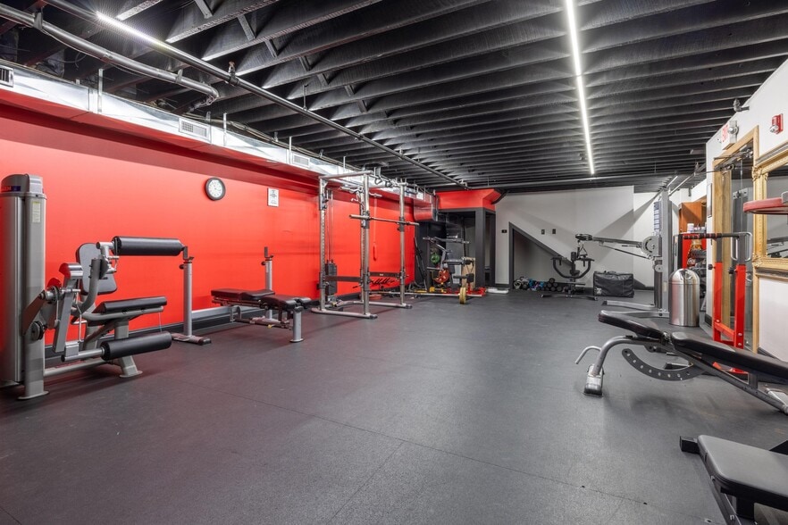 More Photos Of 1463 Market St, Chattanooga Storefront Retail Office For Lease