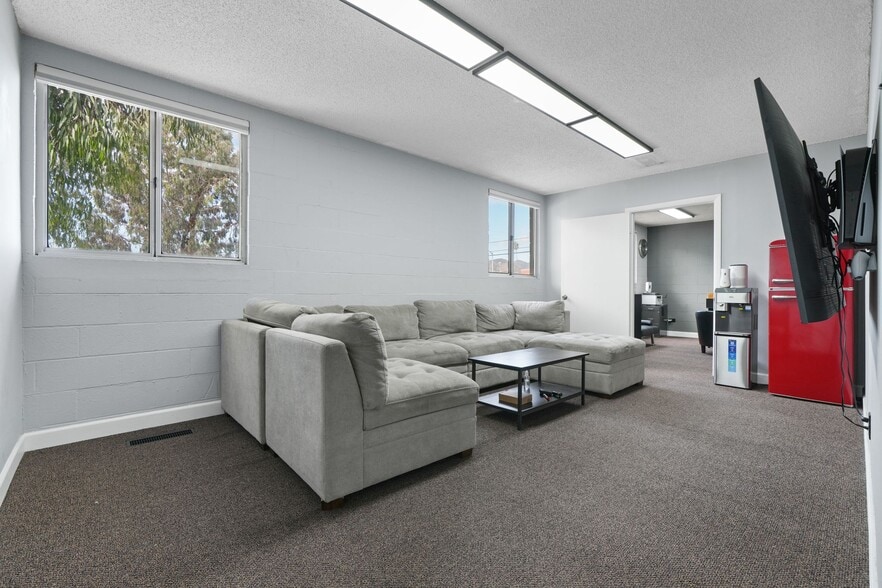 More Photos Of 3736-3738 San Fernando Rd, Glendale Flex For Sale