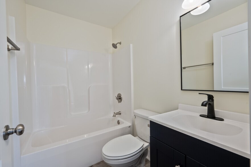 More Photos Of 1210 Market St, Charlestown Storefront For Sale